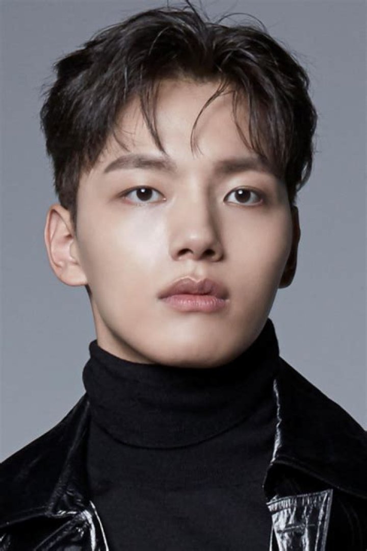 Yeo Jin-goo Biography - Facts, Childhood, Family Life & Achievements of South Korean Actor
