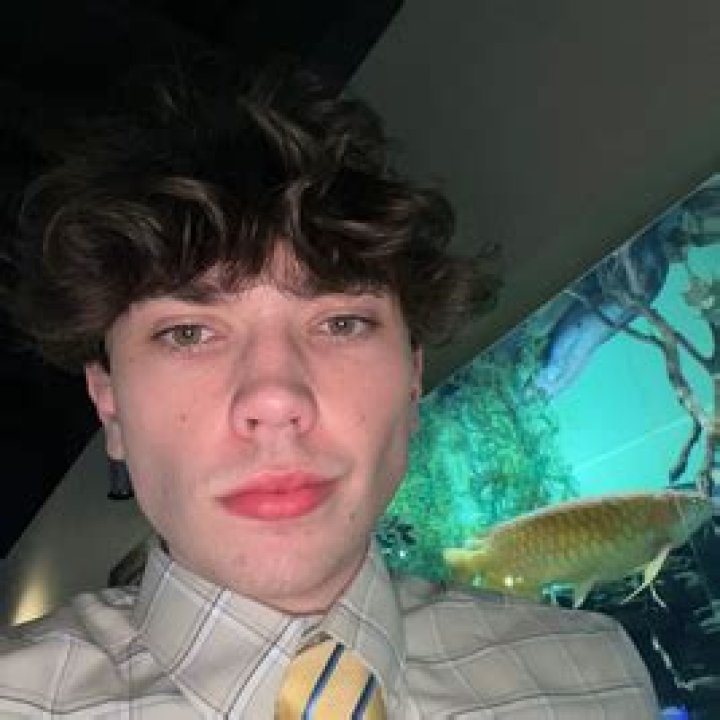 YeSloth Biography - Facts, Childhood, Family Life & Achievements