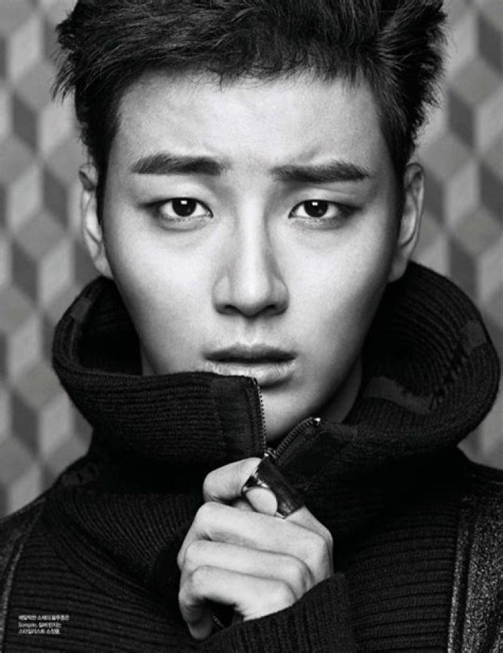 Yoon Shi-yoon Biography - Facts, Childhood, Family Life & Achievements of South Korean Actor & TV Personality