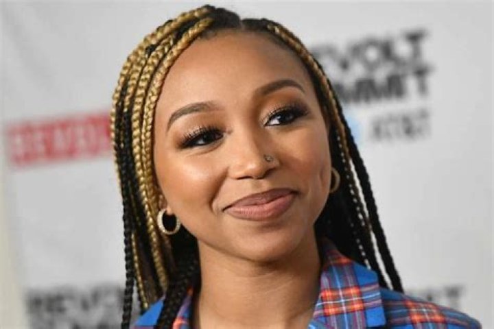 Zonnique Pullins Posts First Family Pic With Her Newborn Baby And Boyfriend And She Looks Gorgeous!